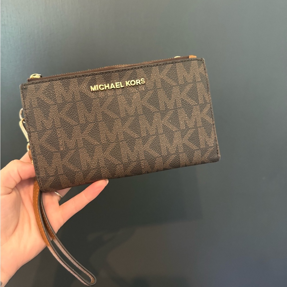 MICHAEL KORS Brown Signature Wristlet Wallet